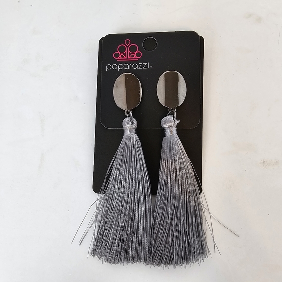 Earrings - Picture 1 of 4